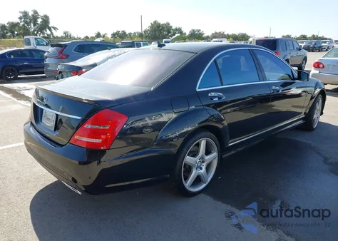 2013 Mercedes-Benz S 550 z USA, uszkodzony, nr VIN WDDNG7DB4DA516423